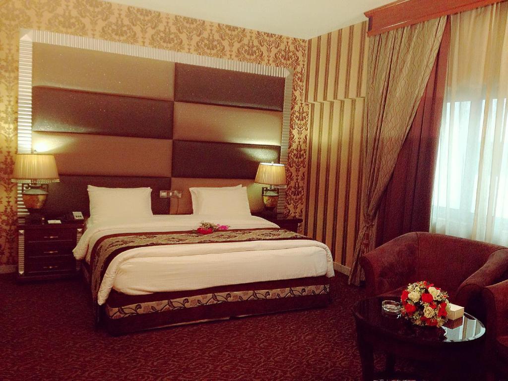 Abjad Grand Hotel Dubai Zimmer foto